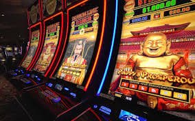 antarmuka aplikasi halubet76 untuk Android menampilkan halaman utama dengan pasar sportsbook dan kasino dealer langsung